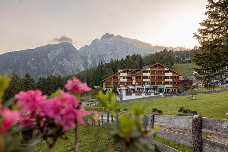 4 Sterne Wohlfühlhotel Falzeben 39010 Hafling - Meran in Südtirol
 4 Sterne Wohlfühlhotel Falzeben 39010 Hafling - Meran in Südtirol