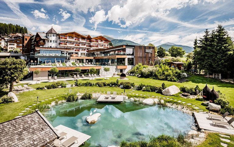 4 Stars S Alpine Spa Resort Sonnenberg   nel Tirolo del Sud
