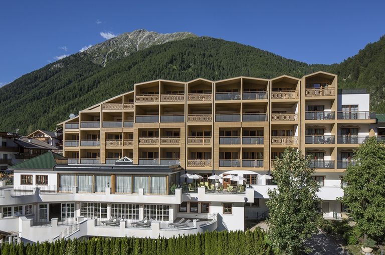 4 Sterne Falkensteiner Hotel & Spa Falkensteinerhof 39037 Vals/Mühlbach in Südtirol
