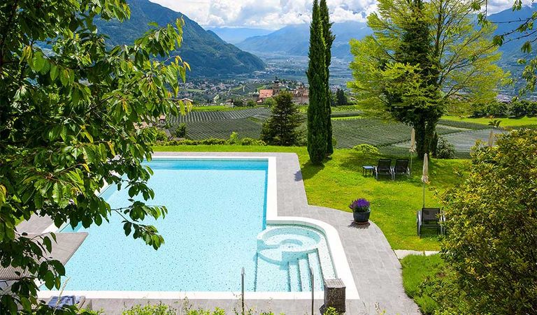  Hotel Der Küglerhof – The Panoramic Lodge 39019 Dorf Tirol bei Meran in Südtirol
