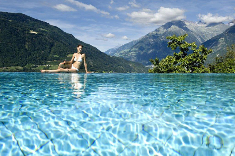 4 Sterne S Wellnesshotel Sonnbichl 39019 Dorf Tirol bei Meran, Meranerland in Südtirol
