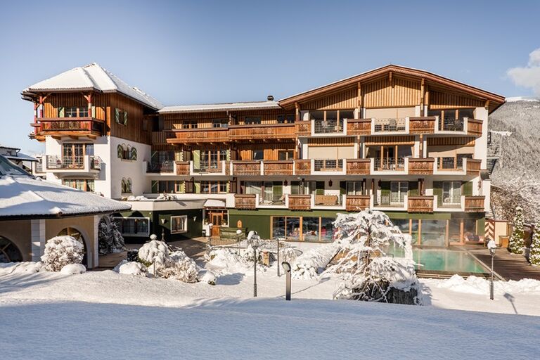 5 Sterne MIRABELL DOLOMITES HOTEL – LUXURY . AYURVEDA & SPA 39030 Olang - Kronplatz - Pustertal in Südtirol
