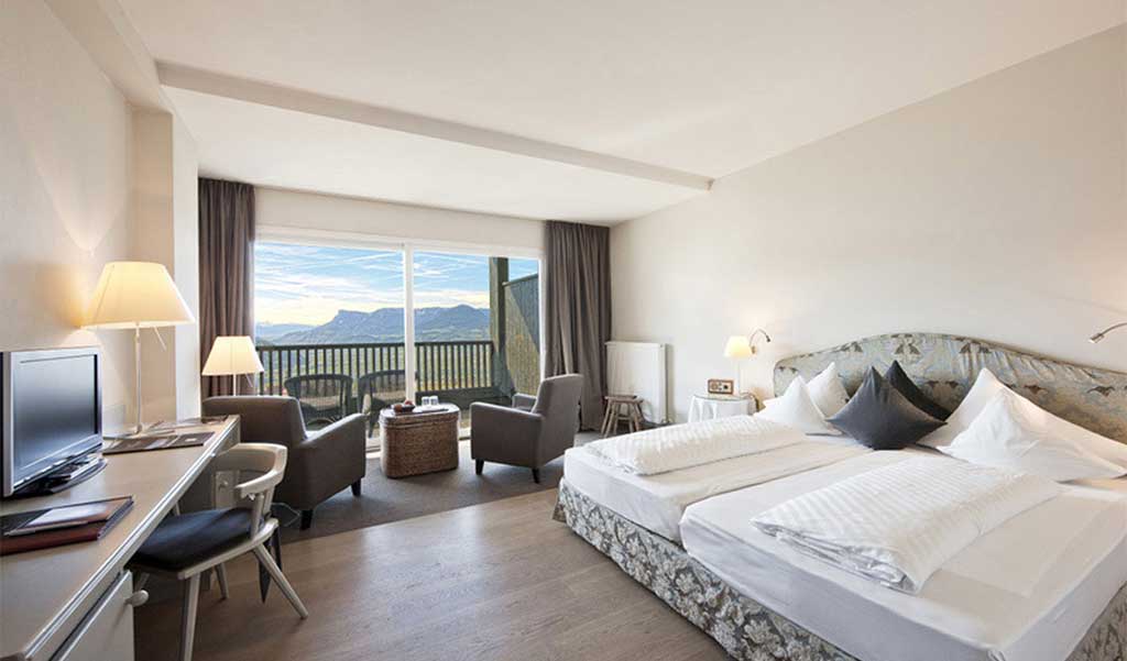 Hotel Der Küglerhof – The Panoramic Lodge 39019 Dorf Tirol bei Meran in Südtirol
  Hotel Der Küglerhof – The Panoramic Lodge 39019 Dorf Tirol bei Meran in Südtirol