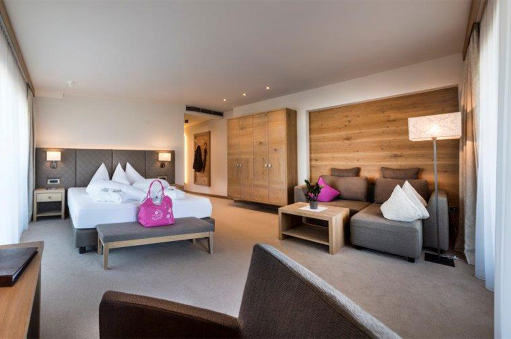 Wellnesshotel Sonnbichl 39019 Dorf Tirol bei Meran, Meranerland in Südtirol
  Wellnesshotel Sonnbichl 39019 Dorf Tirol bei Meran, Meranerland in Südtirol