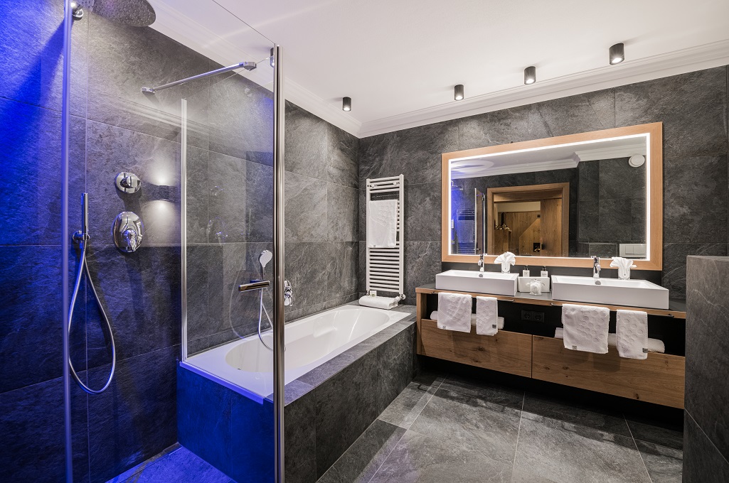 DAS MAJESTIC Hotel & SPA 39031 Reischach bei Bruneck in Südtirol
  DAS MAJESTIC Hotel & SPA 39031 Reischach bei Bruneck in Südtirol