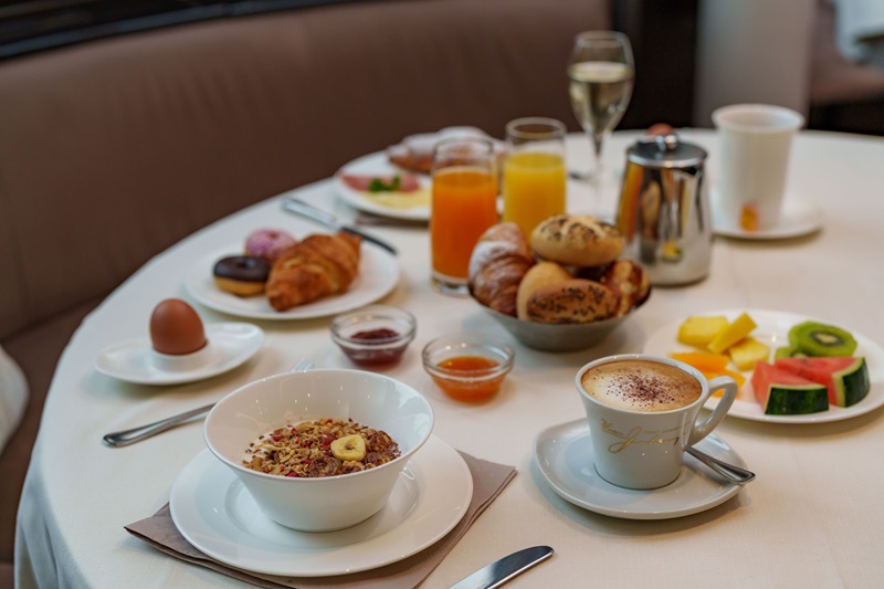 First Class Hotel Vier Jahreszeiten 39028 Schlanders - Vinschgau in Südtirol
  First Class Hotel Vier Jahreszeiten 39028 Schlanders - Vinschgau in Südtirol