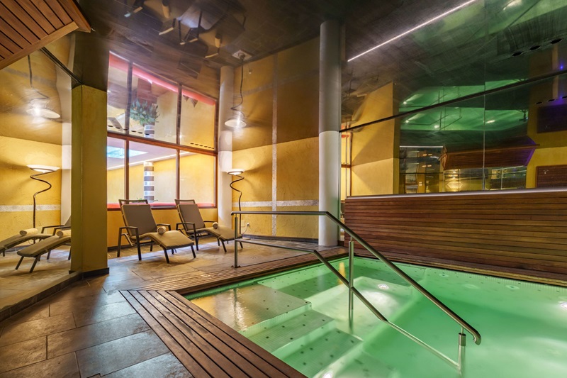 First Class Hotel Vier Jahreszeiten 39028 Schlanders - Vinschgau in Südtirol
  First Class Hotel Vier Jahreszeiten 39028 Schlanders - Vinschgau in Südtirol