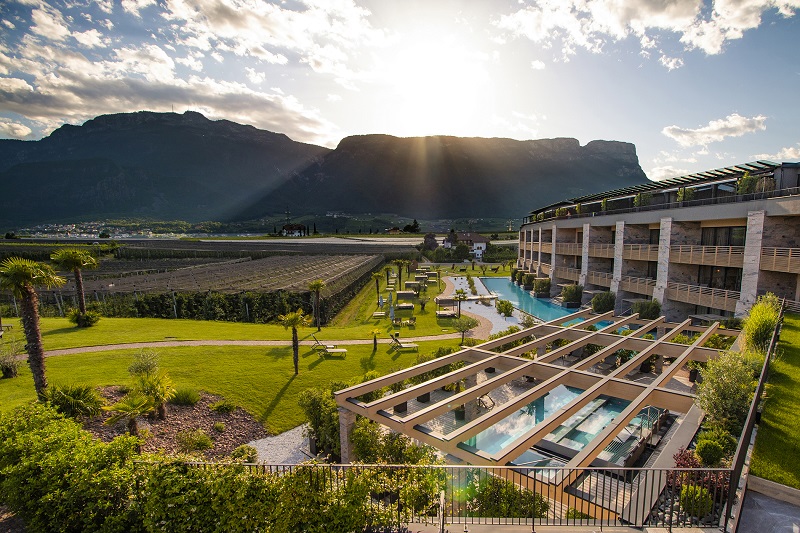 Weinegg Wellviva Resort 39050 Girlan-Eppan an der Weinstraße in Südtirol
  Weinegg Wellviva Resort 39050 Girlan-Eppan an der Weinstraße in Südtirol