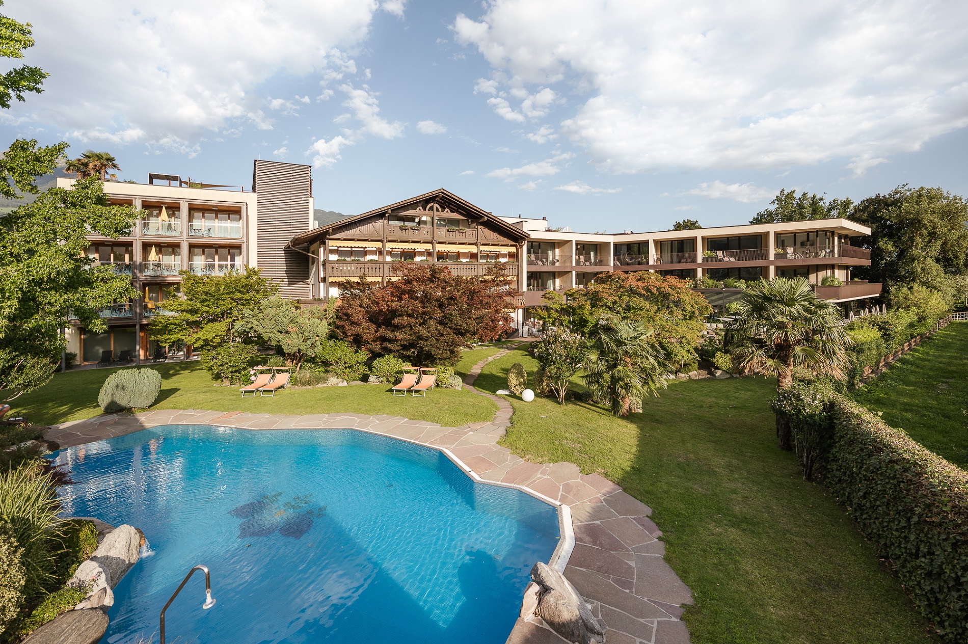 Hotel Wiesenhof 39022 Algund bei Meran - Meranerland in Südtirol
Hotel Wiesenhof 39022 Algund bei Meran - Meranerland in Südtirol